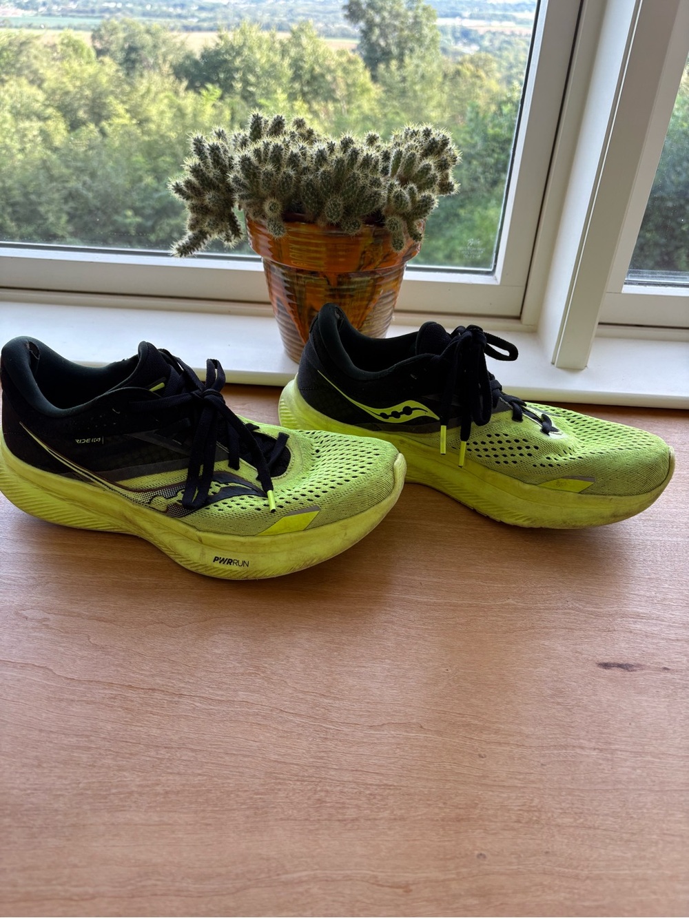 Saucony Women's Neon Yellow and Black Running Shoes